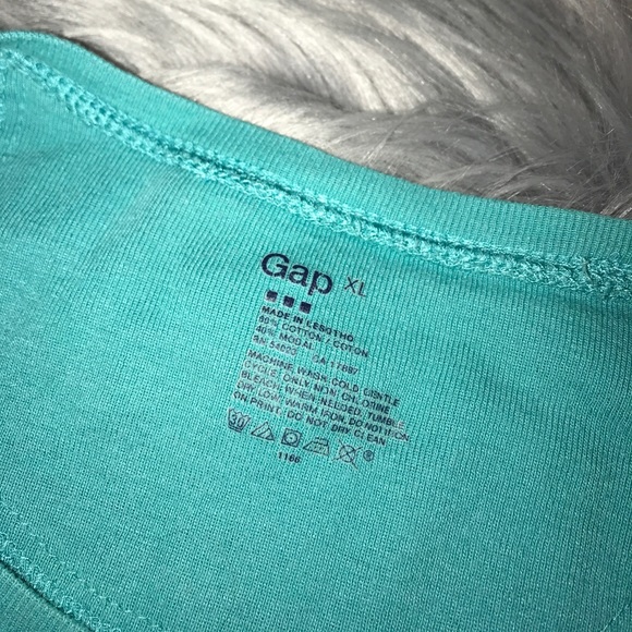 Gap Long Sleeve - Picture 2 of 4